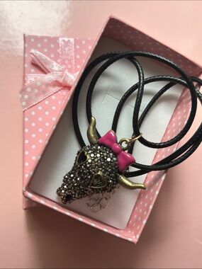 🟡Betsey Johnson Pavé Crystal Cow Skull Necklace With Pink Bow